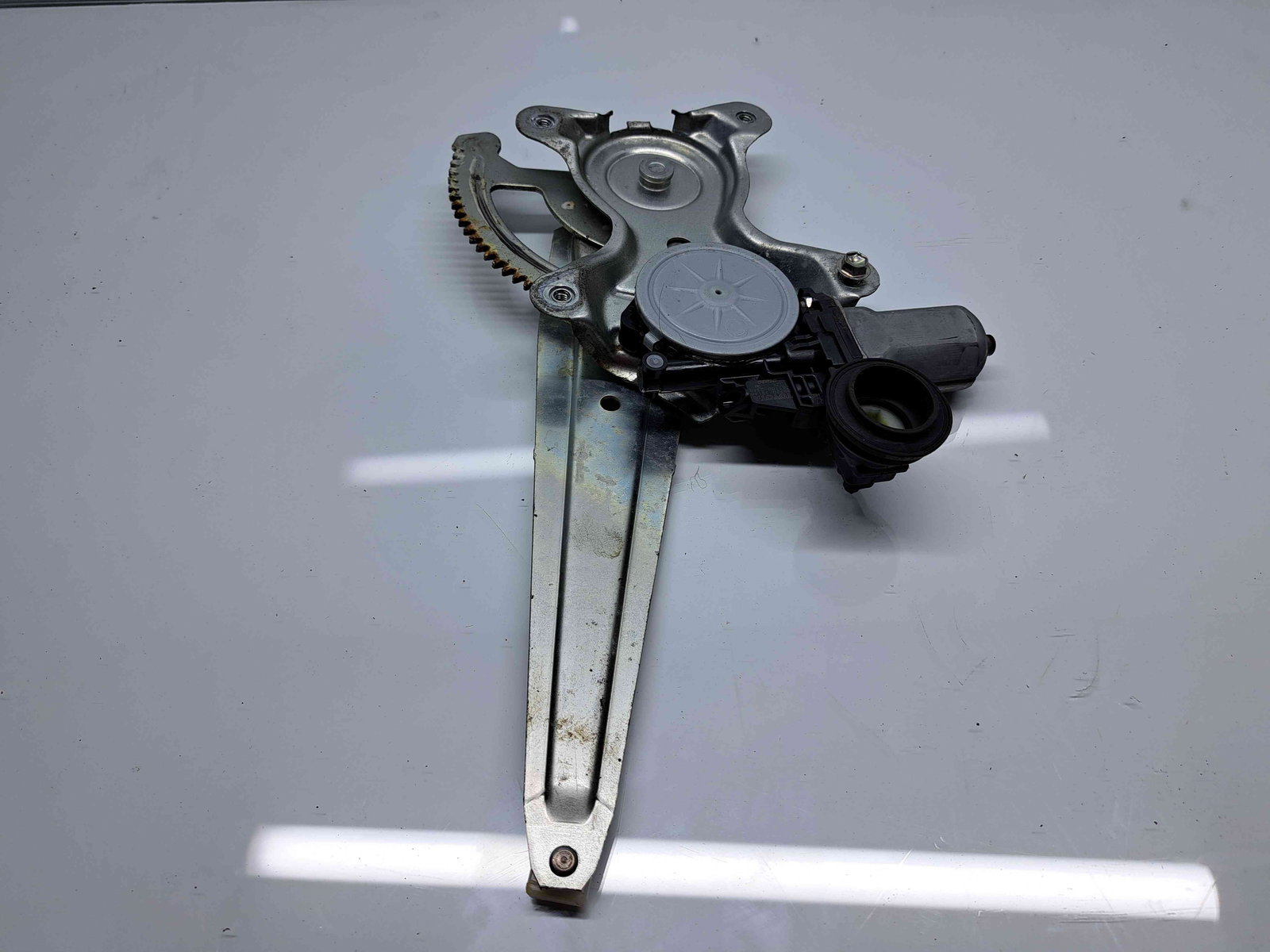 Macara electrica geam dreapta spate Toyota Rav 4 III (ACA3, ACE, ALA3, GSA3, ZSA3) [Fabr 2005-2013] Facelift OEM - imagine 4