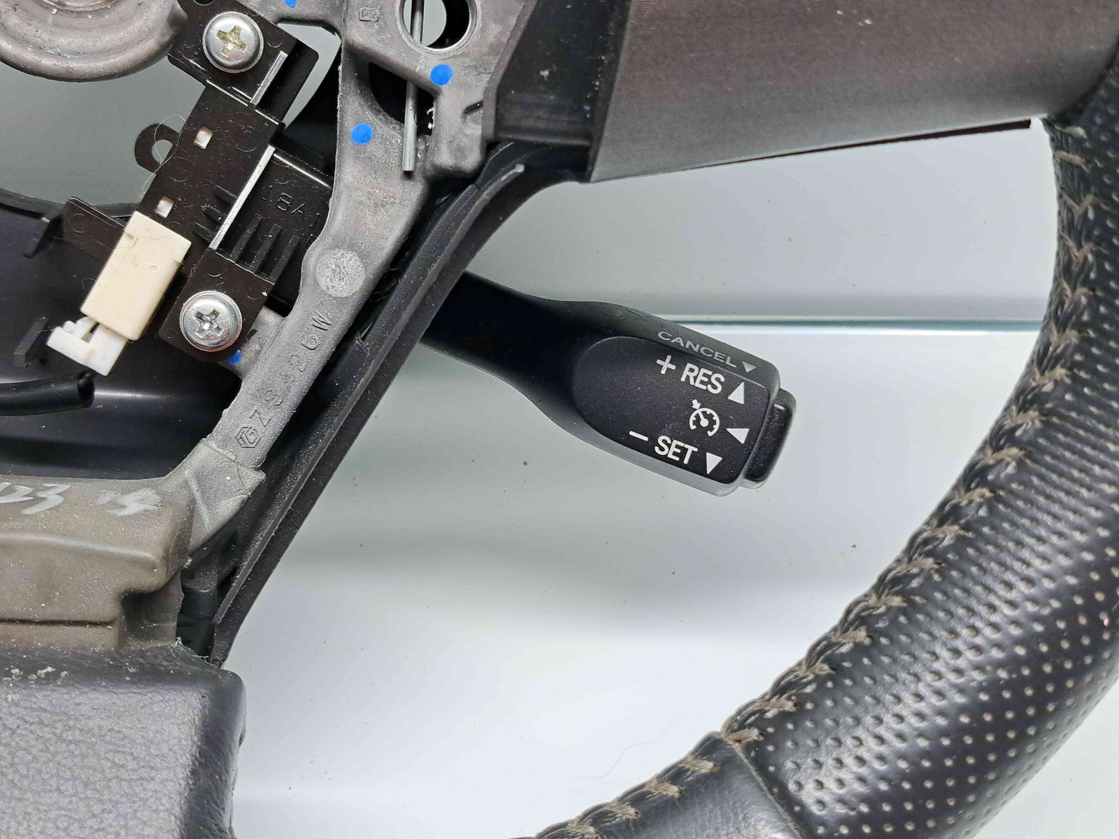 Volan Toyota Rav 4 III (ACA3, ACE, ALA3, GSA3, ZSA3) [Fabr 2005-2013] Facelift 45103-42040 - imagine 4