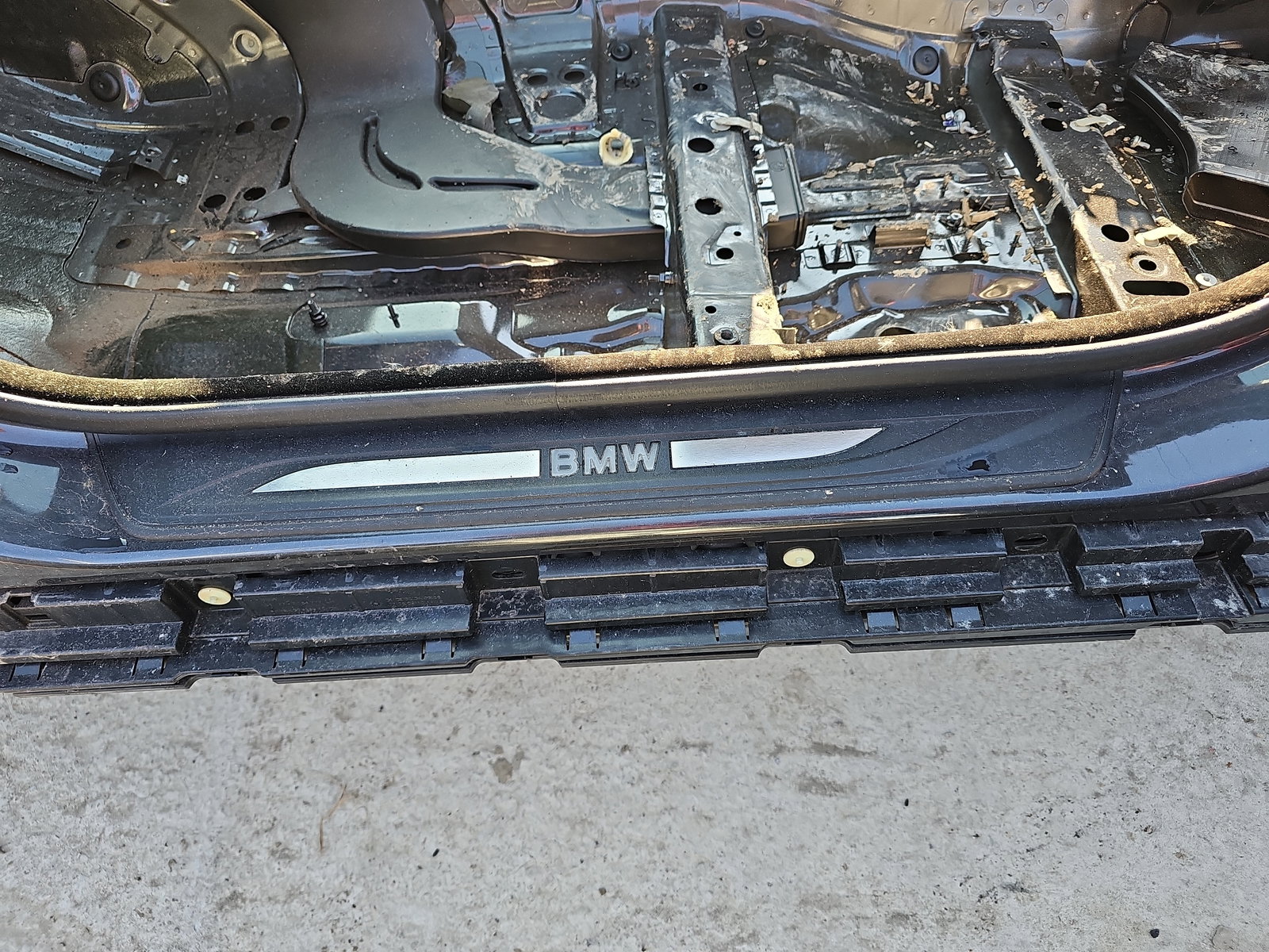 Ornament prag stanga fata Bmw 5 (F10) [Fabr 2011-2016] OEM - imagine 3