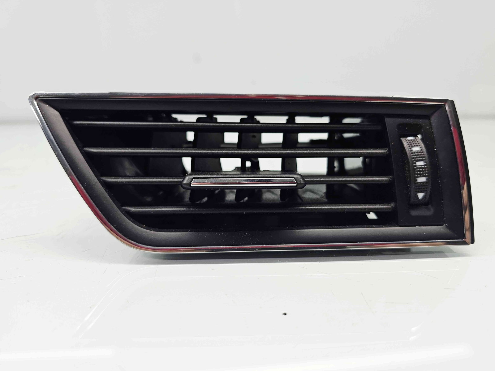 Grila aerisire dreapta Skoda Superb III (3V3) [Fabr 2015-prezent] 3V0819702C - imagine 7