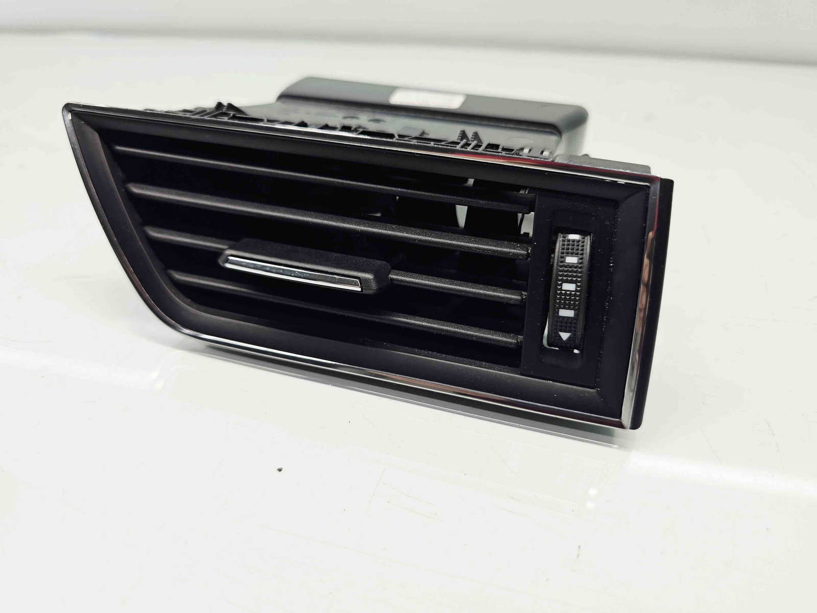 Grila aerisire dreapta Skoda Superb III (3V3) [Fabr 2015-prezent] 3V0819702C - imagine 8