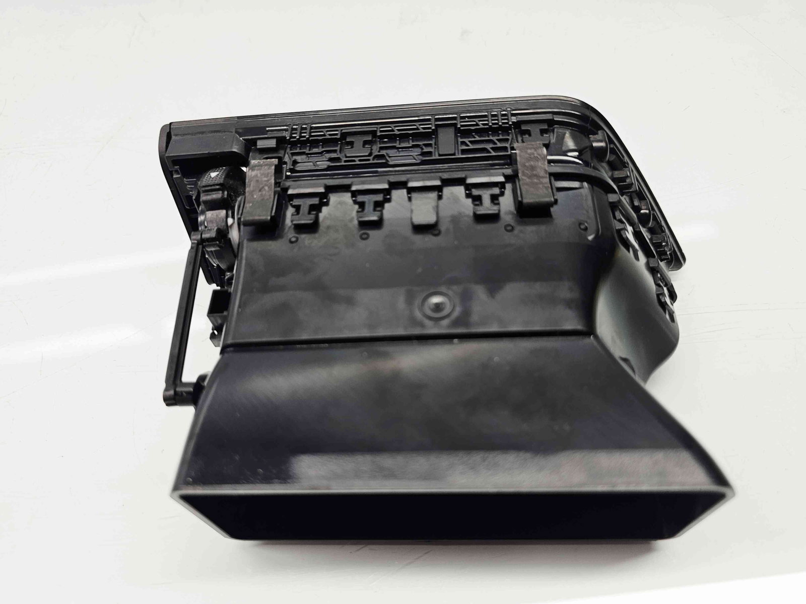 Grila aerisire stanga Skoda Superb III (3V3) [Fabr 2015-prezent] 3V0819701C - imagine 6