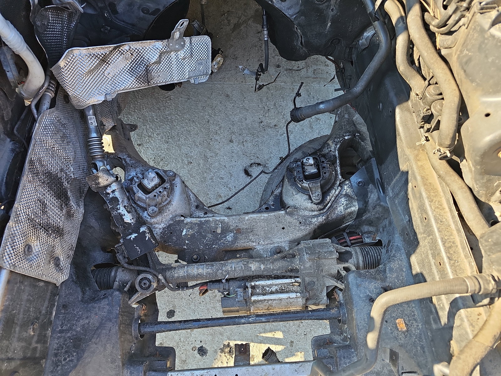 Jug motor Bmw 5 (F10) [Fabr 2011-2016] OEM 2.0 N47D20 135KW / 184CP - imagine 1