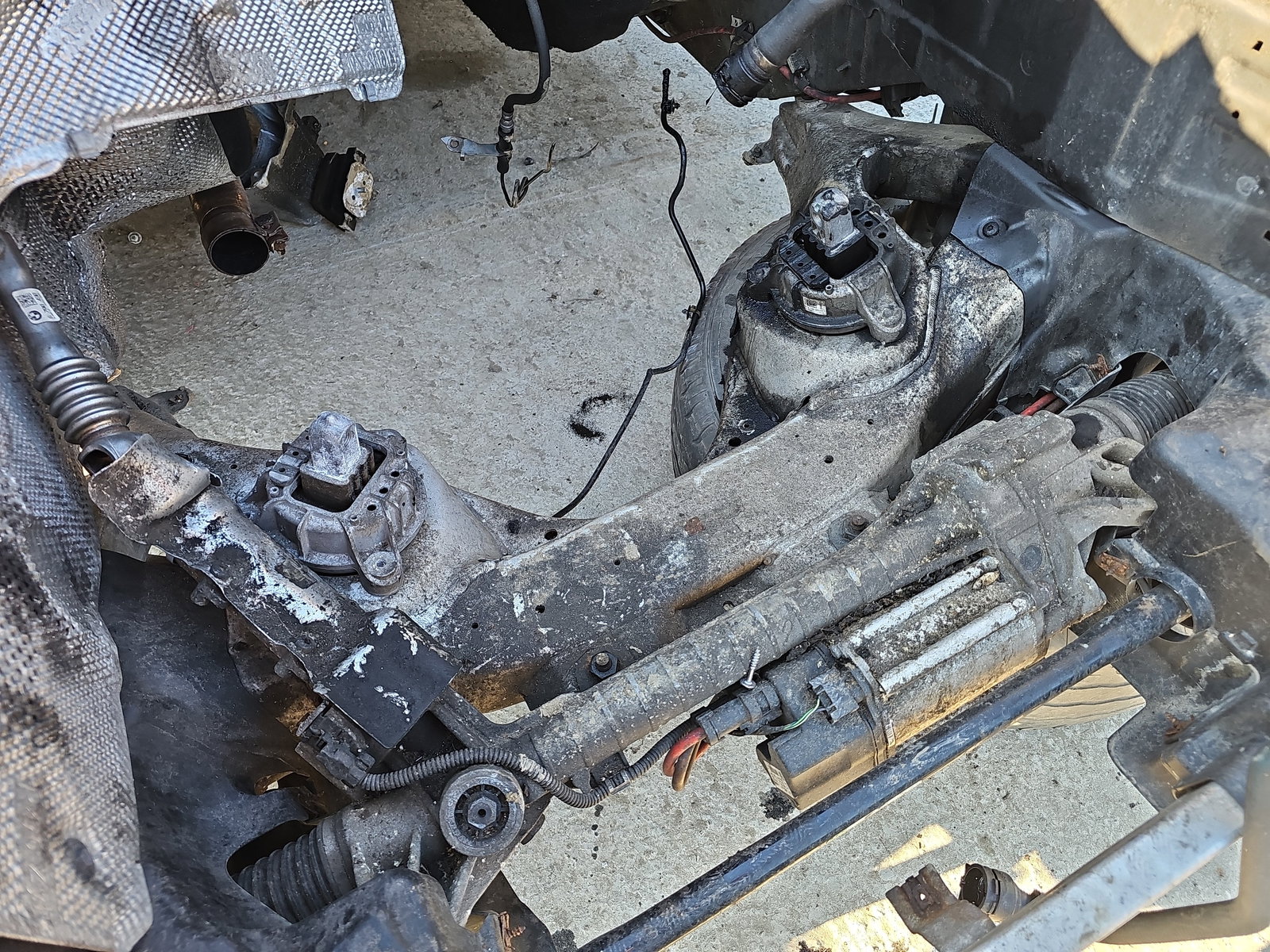 Jug motor Bmw 5 (F10) [Fabr 2011-2016] OEM 2.0 N47D20 135KW / 184CP - imagine 3