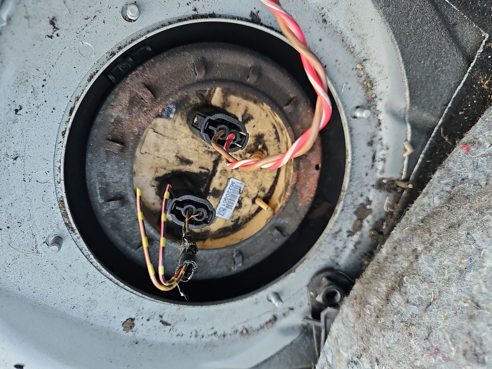 Pompa combustibil Bmw 1 cabriolet (E88) [Fabr 2008-2013] OEM 2.0 N47D20 130KW / 177CP - imagine 3