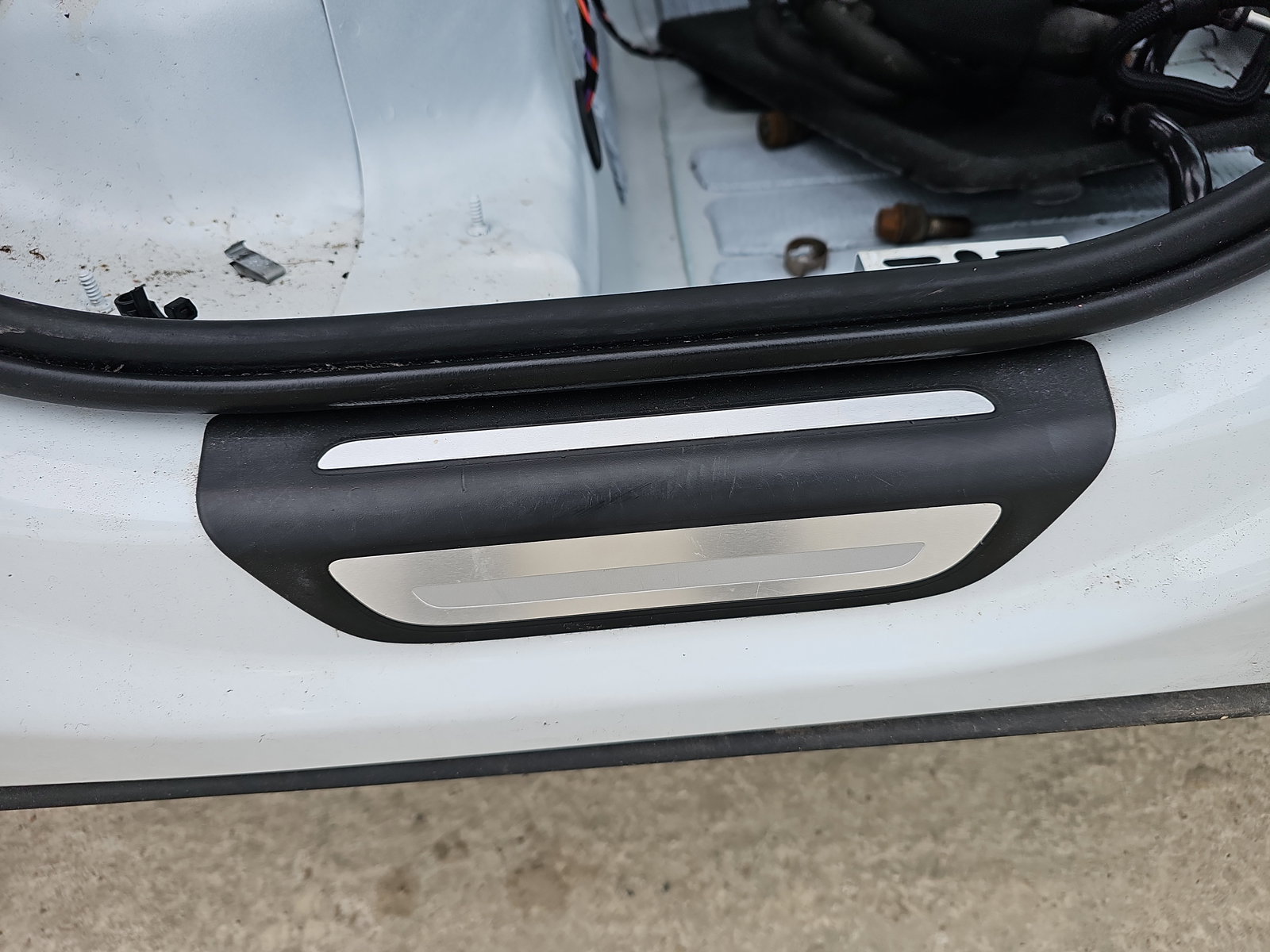 Ornament prag dreapta spate AUDI Q3 (8UB) [Fabr 2011-2018] OEM - imagine 3