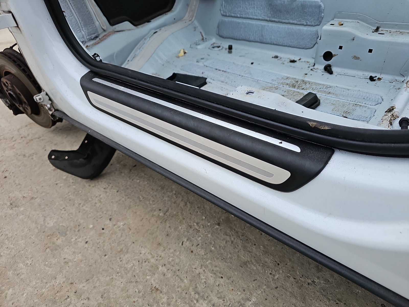 Ornament prag stanga fata AUDI Q3 (8UB) [Fabr 2011-2018] OEM - imagine 2