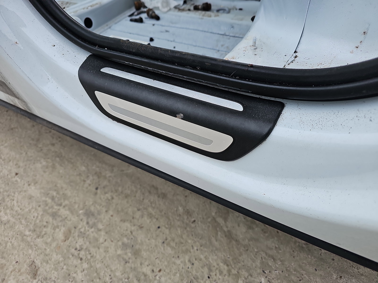 Ornament prag stanga spate AUDI Q3 (8UB) [Fabr 2011-2018] OEM - imagine 2