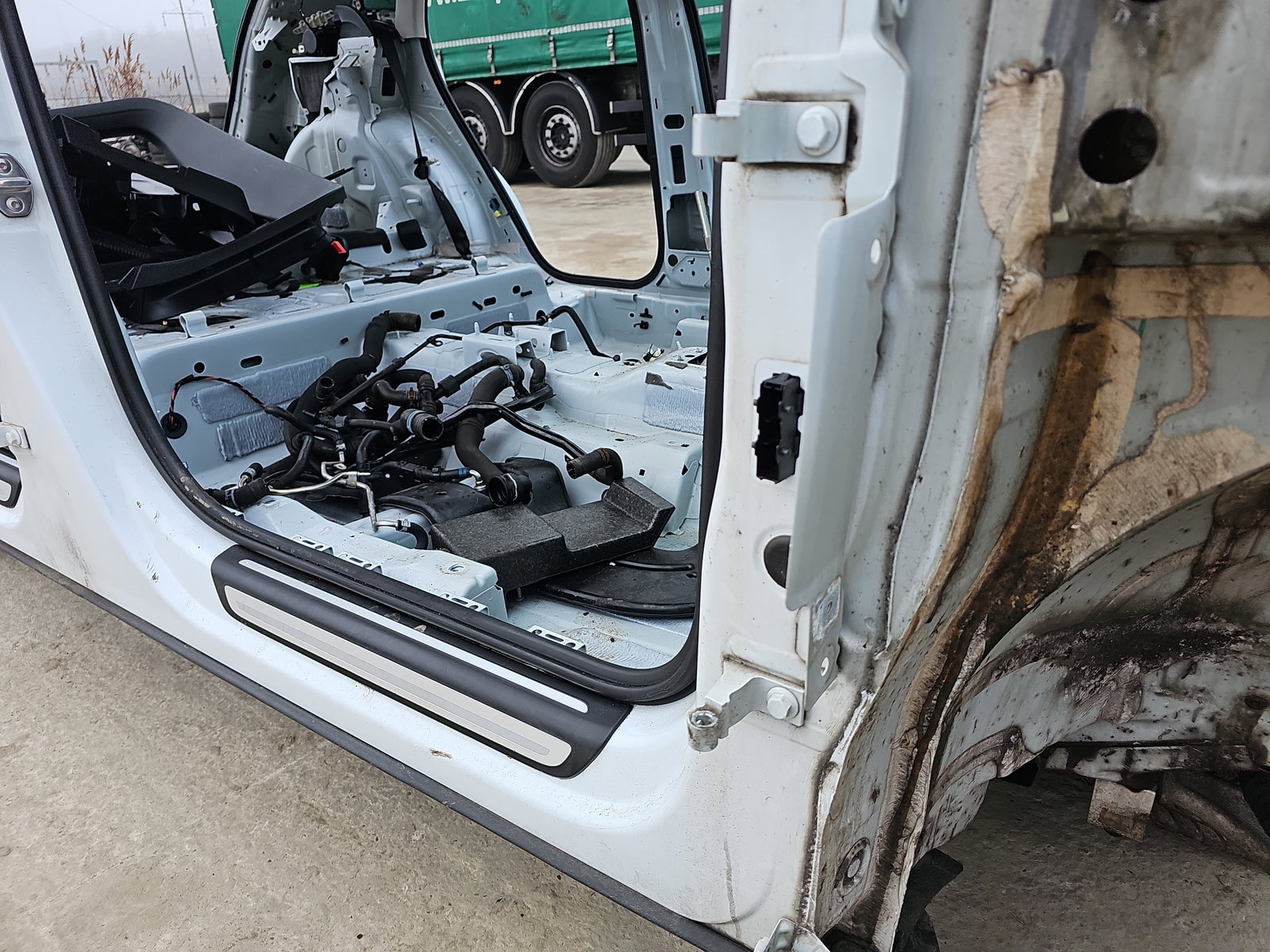 Set balamale usa dreapta fata AUDI Q3 (8UB) [Fabr 2011-2018] OEM - imagine 2