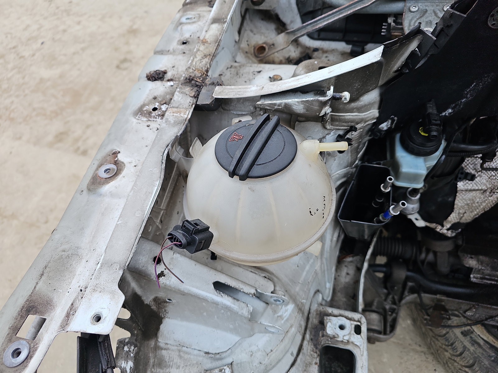 Vas expansiune AUDI Q3 (8UB) [Fabr 2011-2018] OEM - imagine 1