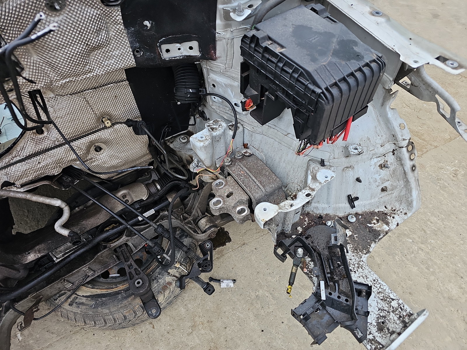 Tampon motor stanga AUDI Q3 (8UB) [Fabr 2011-2018] OEM 2.0 TDI CFFB 103KW / 140CP - imagine 3