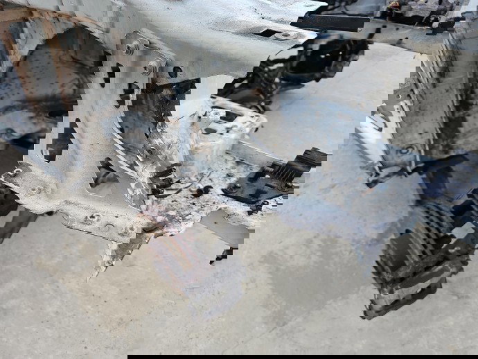 Suport aripa dreapta fata AUDI Q3 (8UB) [Fabr 2011-2018] 8U0821136