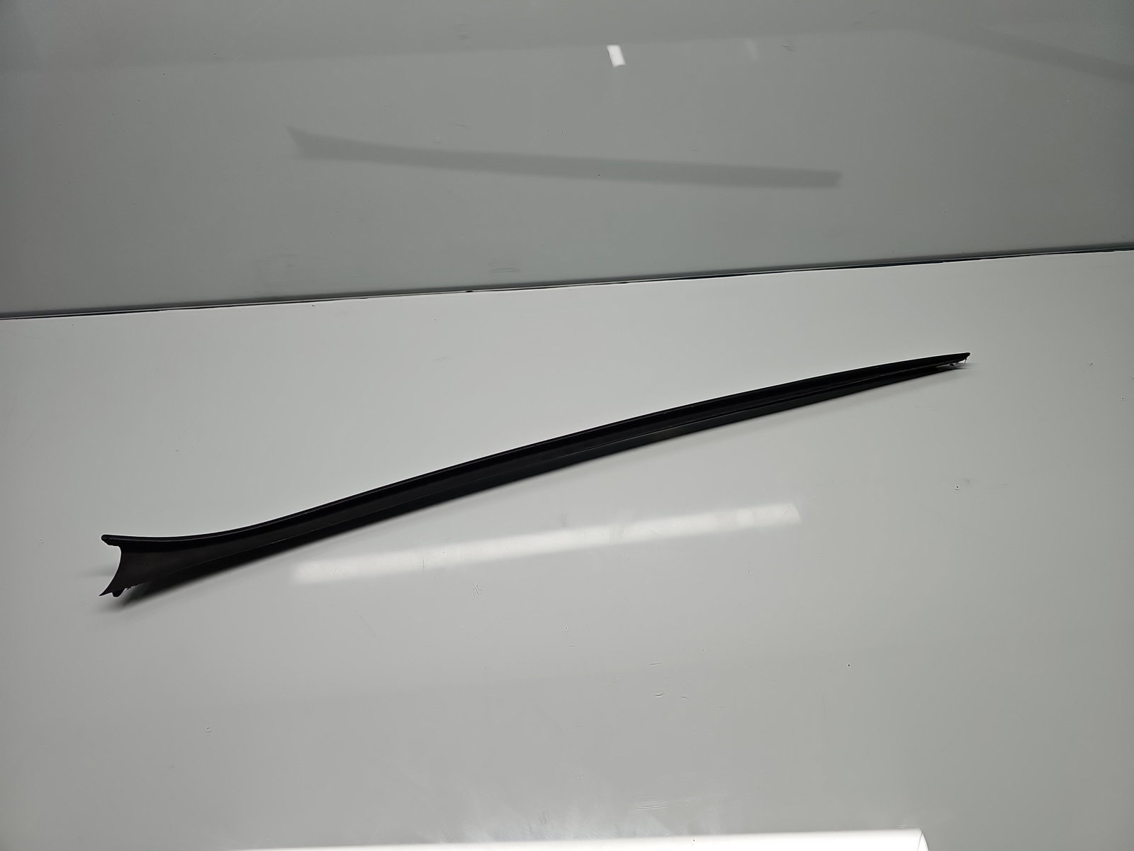 Ornament parbriz dreapta AUDI Q3 (8UB) [Fabr 2011-2018] 8U0854328 - imagine 1