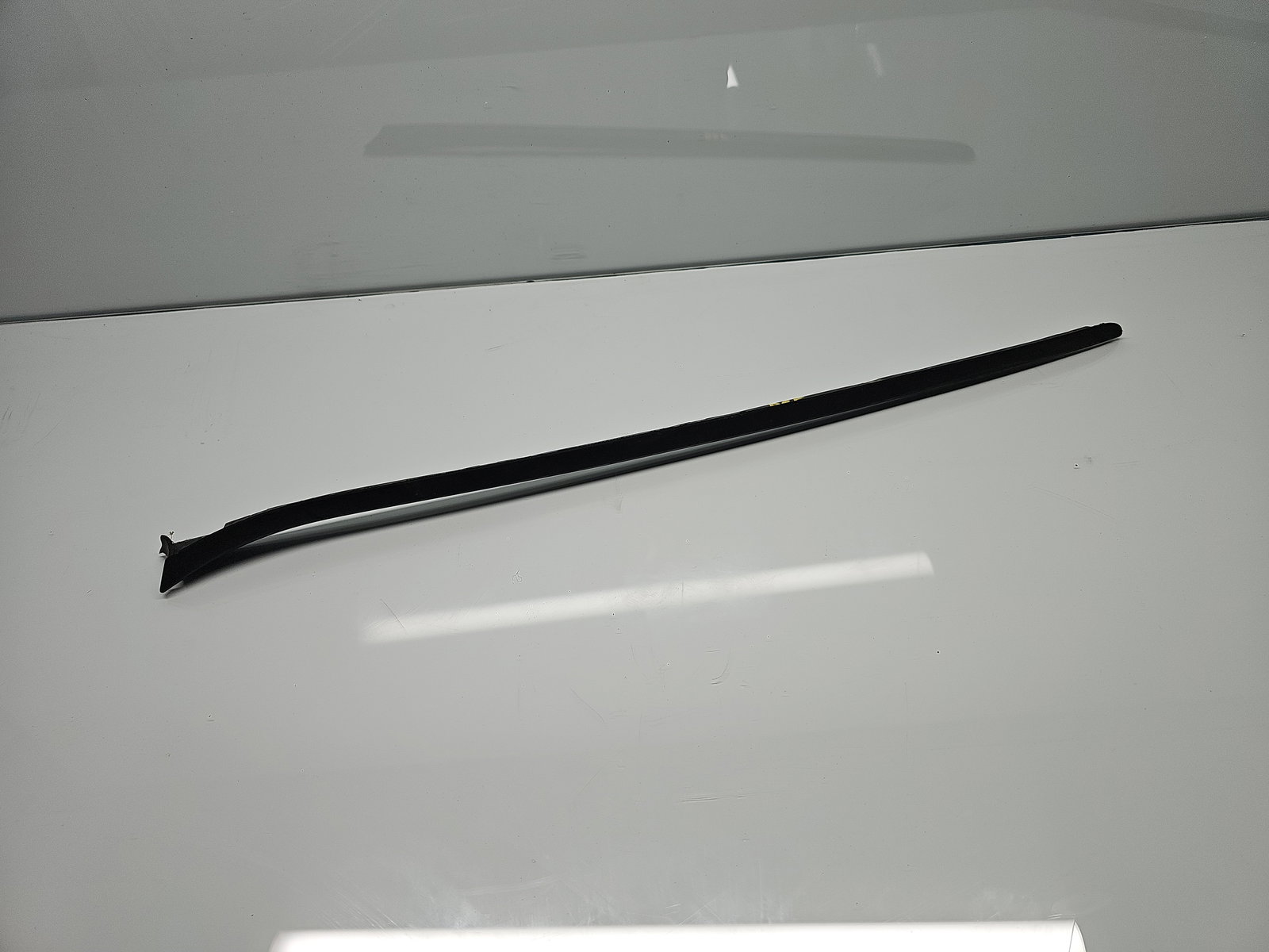 Ornament parbriz dreapta AUDI Q3 (8UB) [Fabr 2011-2018] 8U0854328 - imagine 2