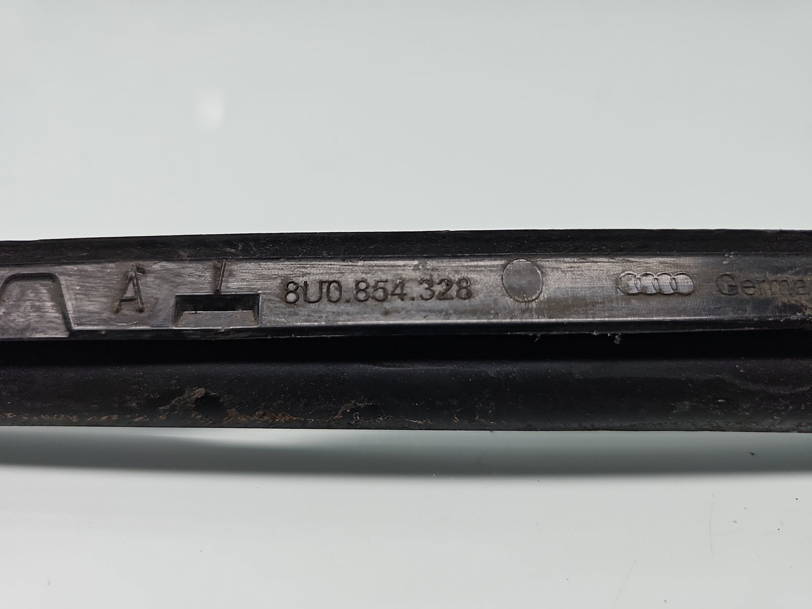 Ornament parbriz dreapta AUDI Q3 (8UB) [Fabr 2011-2018] 8U0854328 - imagine 4