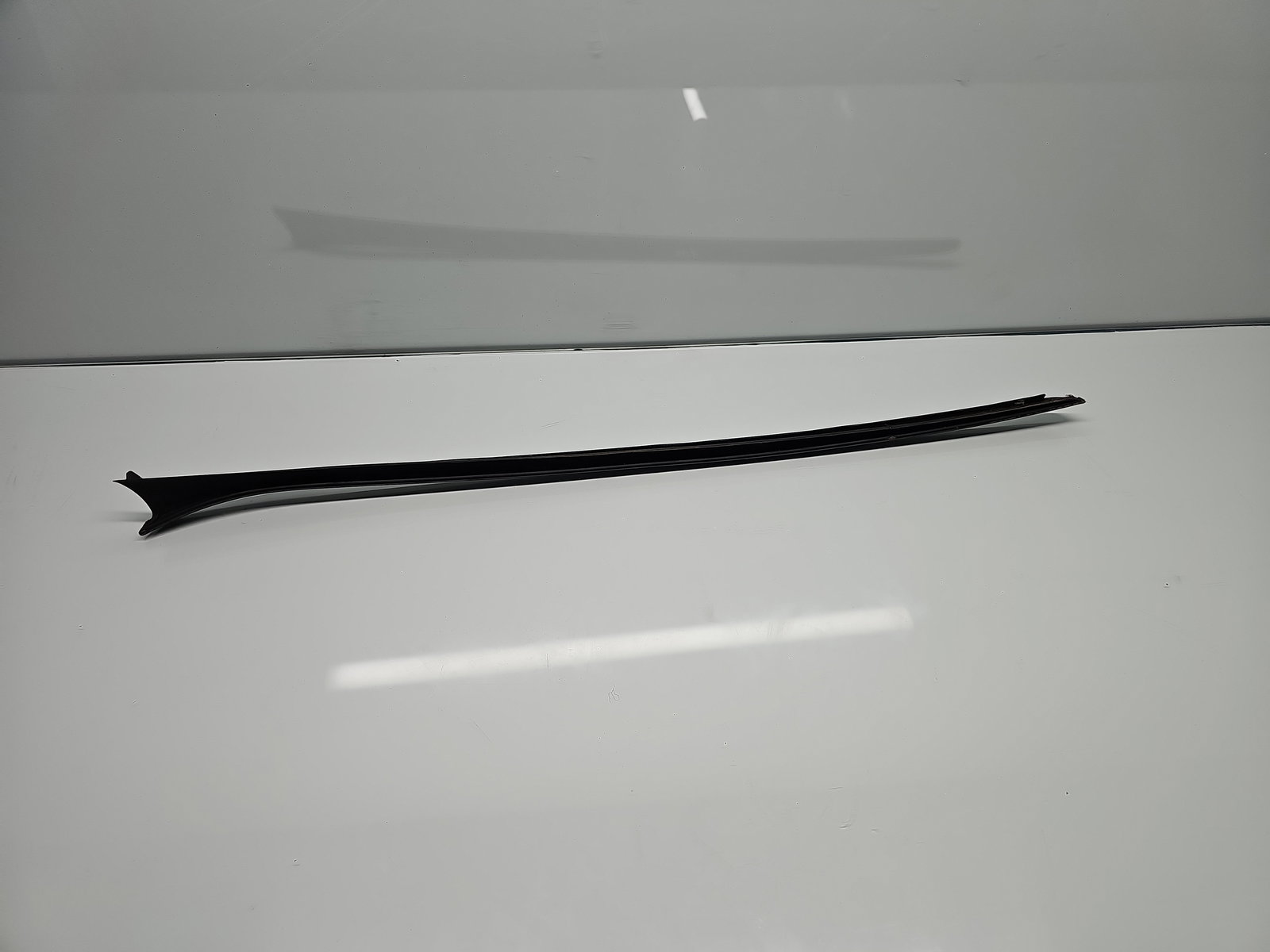 Ornament parbriz stanga AUDI Q3 (8UB) [Fabr 2011-2018] 8U0854327 - imagine 1