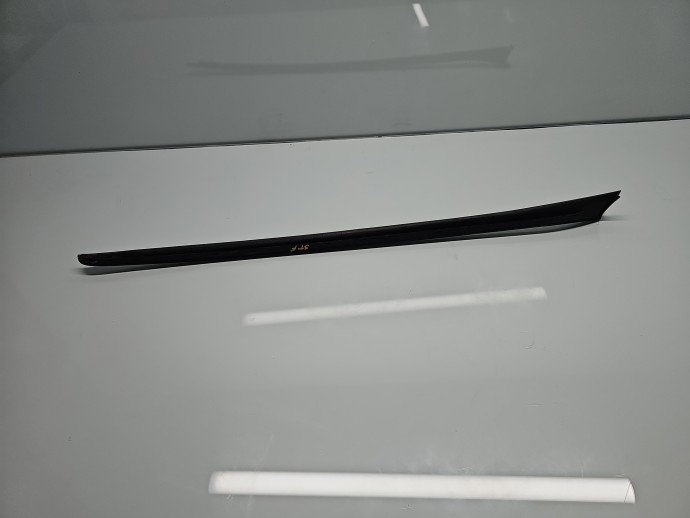 Ornament parbriz stanga AUDI Q3 (8UB) [Fabr 2011-2018] 8U0854327