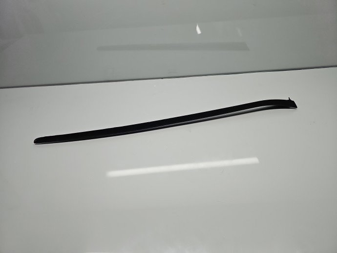 Ornament parbriz stanga AUDI Q3 (8UB) [Fabr 2011-2018] 8U0854327