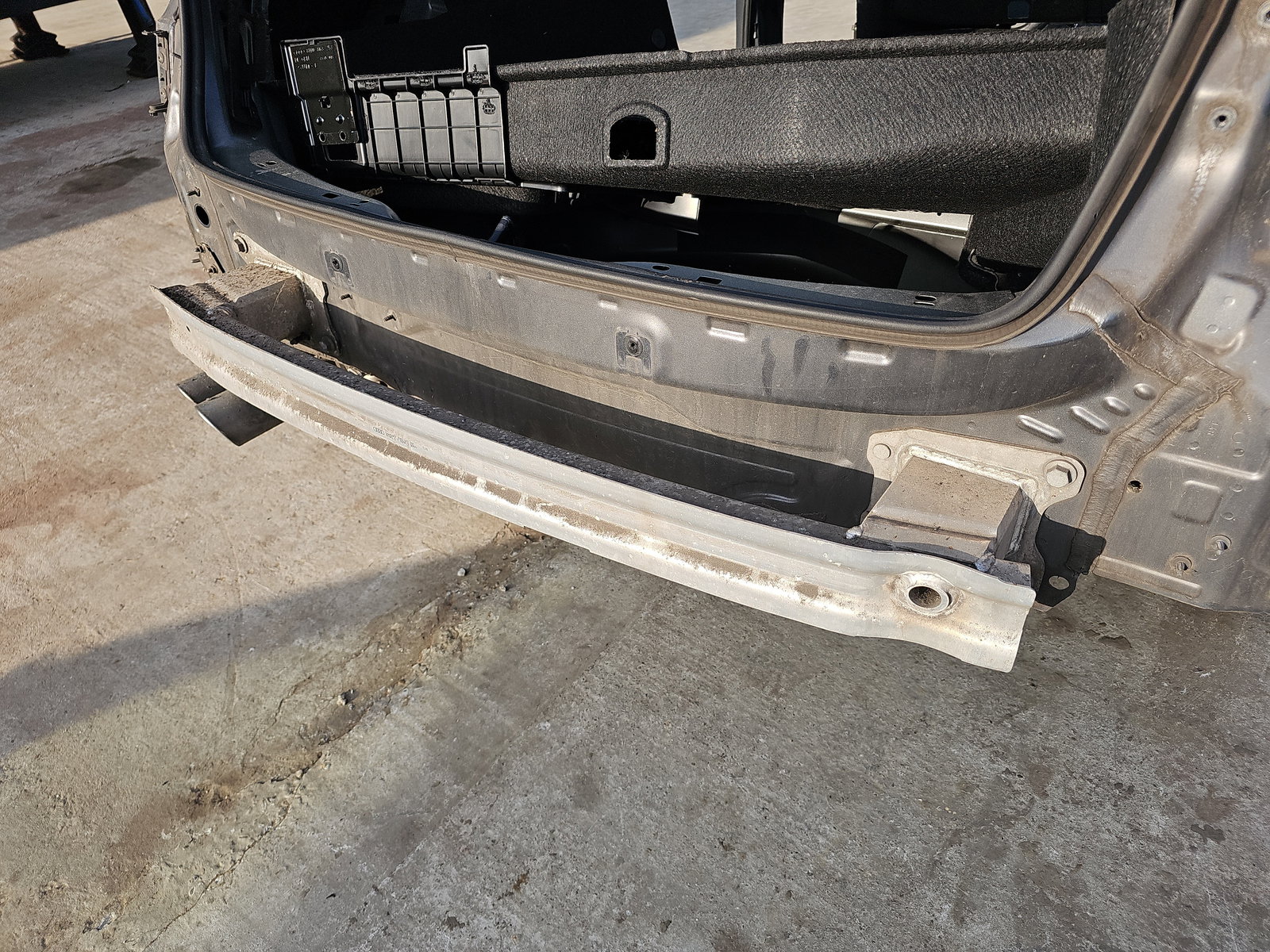 Armatura bara spate AUDI A4 (8W2, B9) [Fabr 2015-2023] 8W0807309 - imagine 3