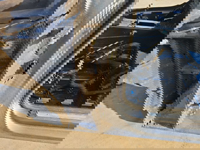 Set balamale usa stanga fata AUDI A4 (8W2, B9) [Fabr 2015-2023] OEM