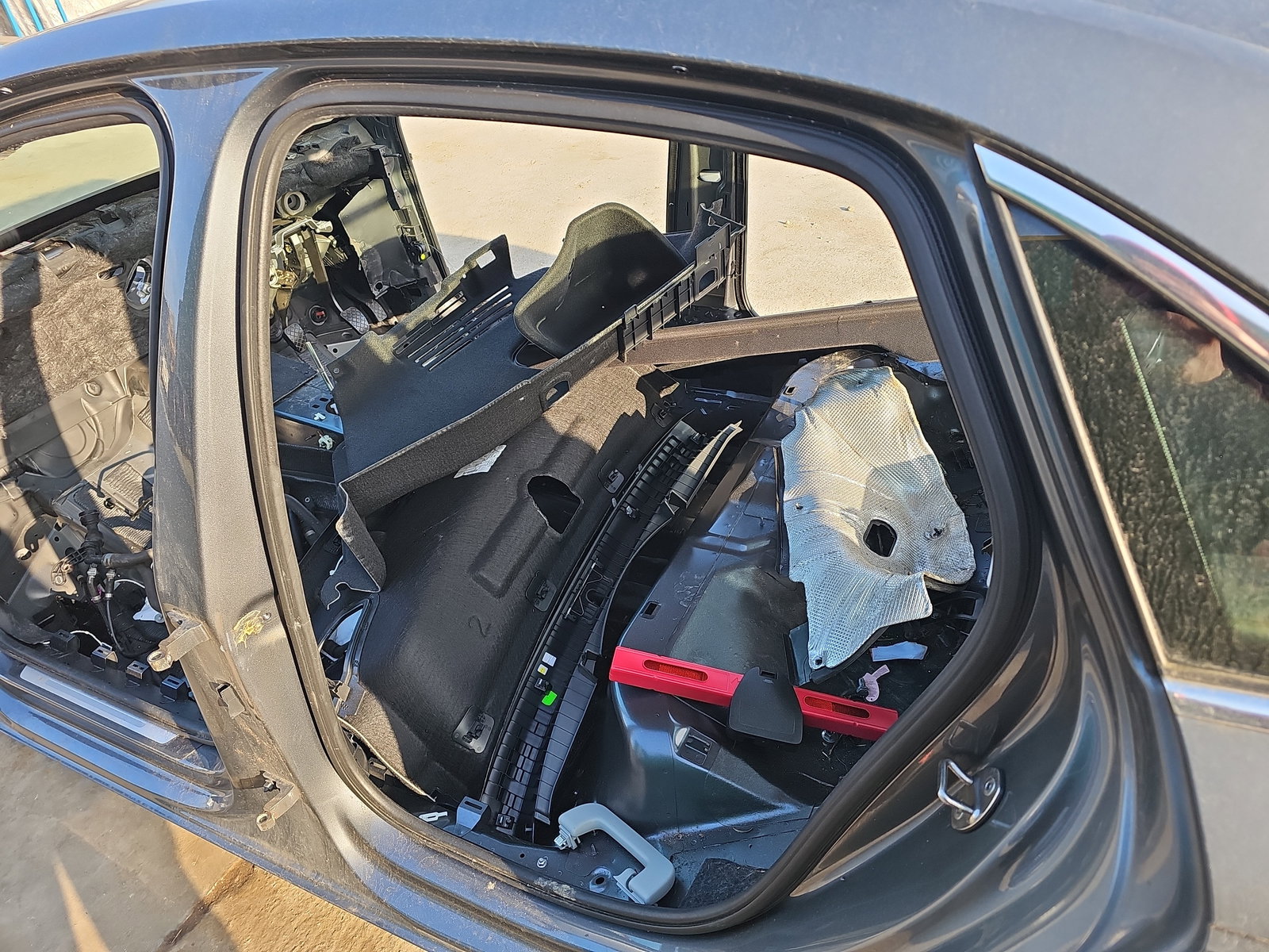 Cheder usa stanga spate AUDI A4 (8W2, B9) [Fabr 2015-2023] OEM - imagine 2