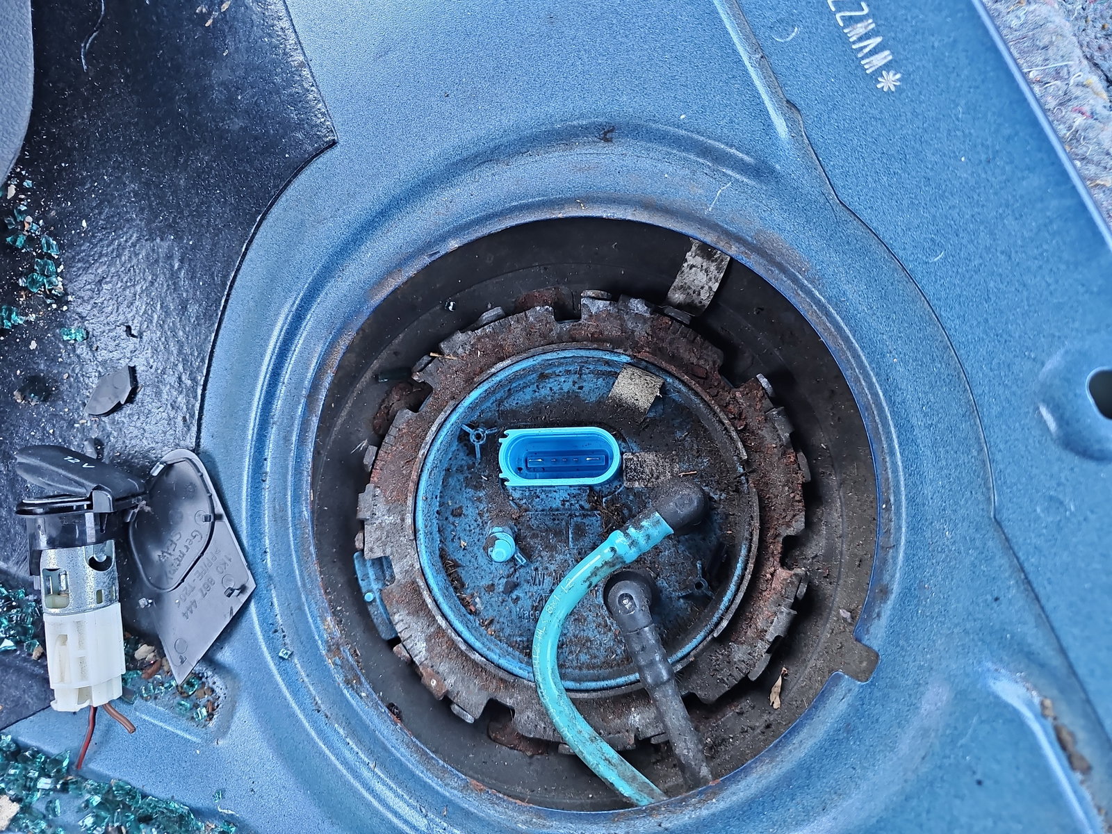 Pompa combustibil Volkswagen Golf 6 (5K1) GTI [Fabr 2009-2013] OEM 2.0 TFSI CCZB 155KW / 210CP - imagine 1