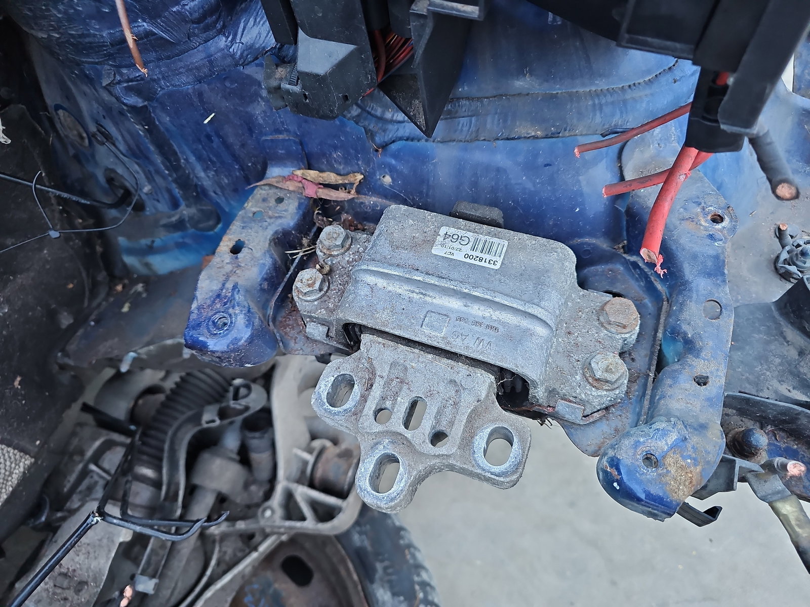 Tampon motor stanga Volkswagen Golf 6 (5K1) GTI [Fabr 2009-2013] 1K0199555 2.0 TFSI CCZB 155KW / 210CP - imagine 1