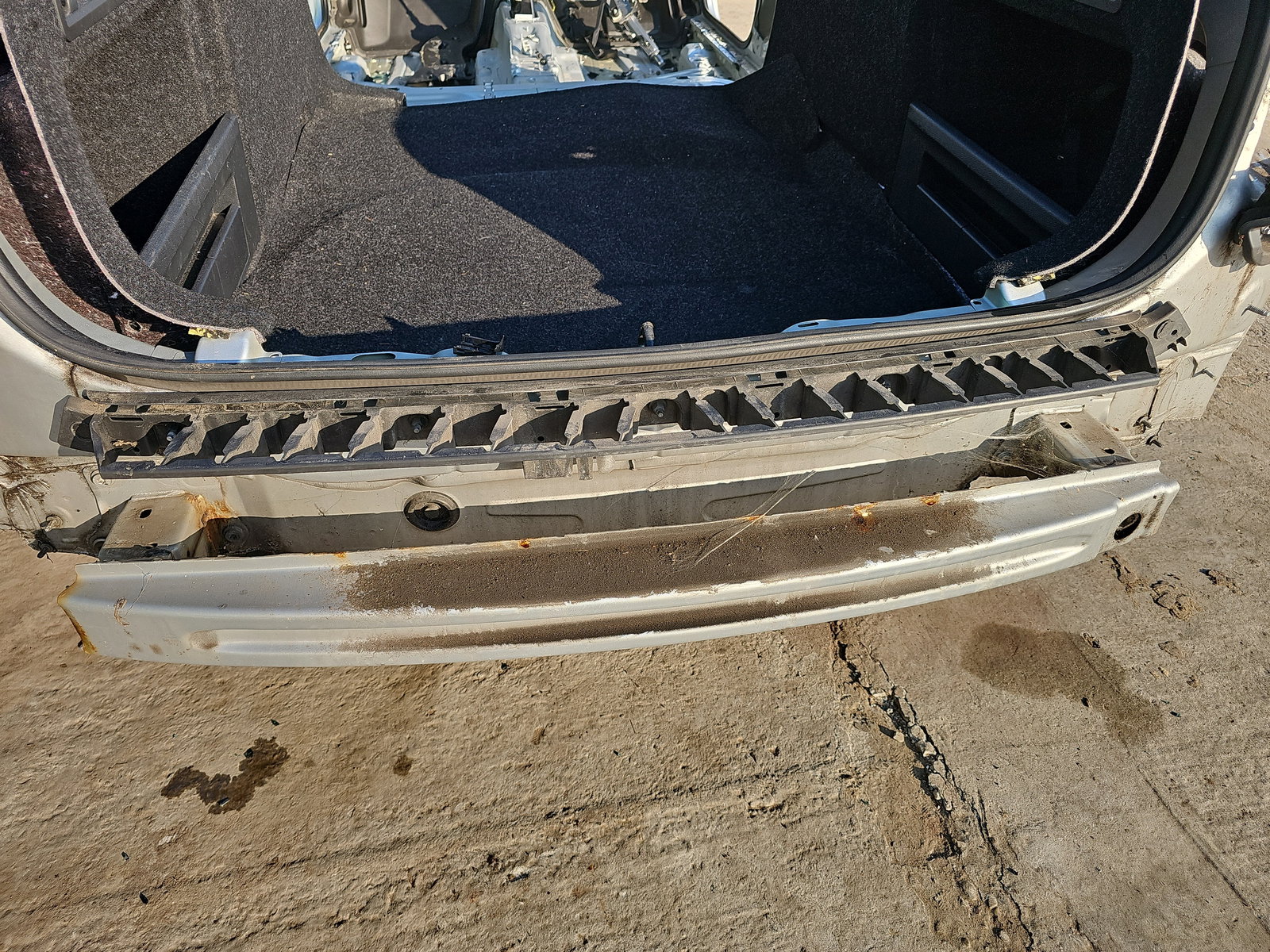 Suport central bara spate Skoda Superb III (3V3) [Fabr 2015-prezent] OEM - imagine 1