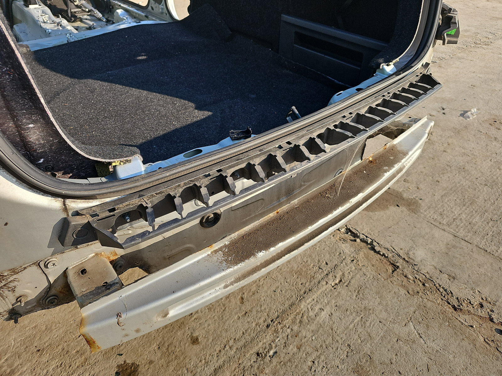 Suport central bara spate Skoda Superb III (3V3) [Fabr 2015-prezent] OEM - imagine 2