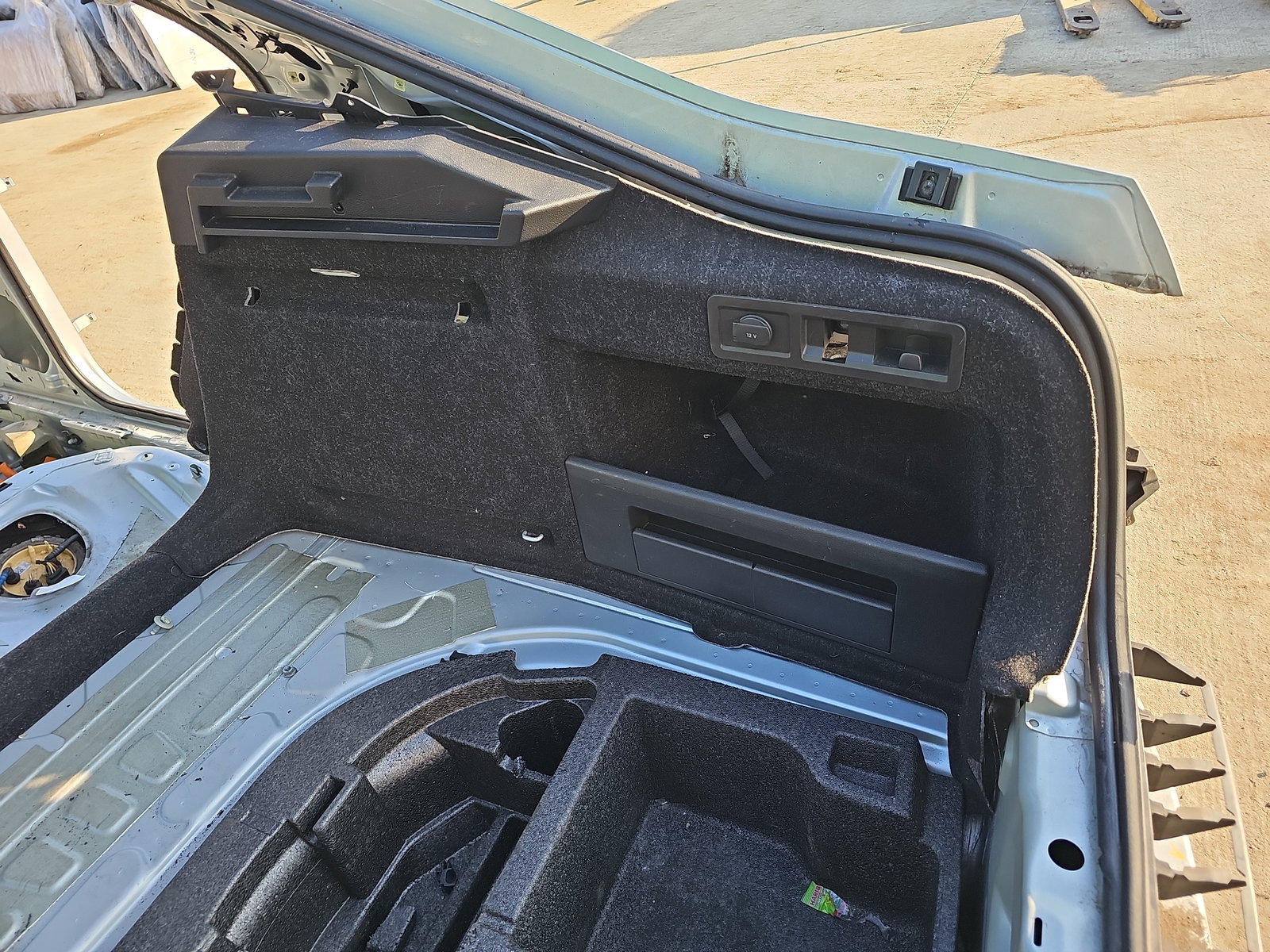 Tapiterie portbagaj dreapta Skoda Superb III (3V3) [Fabr 2015-prezent] 3V5867428AF - imagine 1