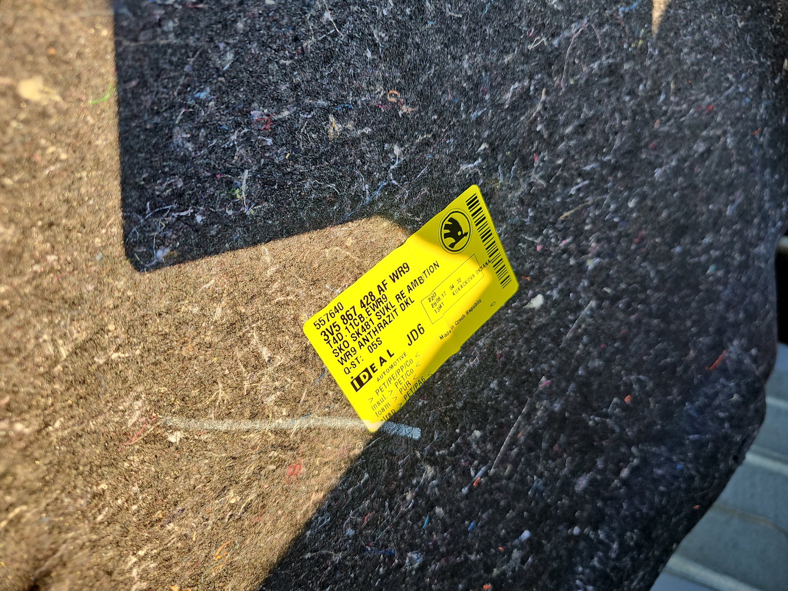 Tapiterie portbagaj dreapta Skoda Superb III (3V3) [Fabr 2015-prezent] 3V5867428AF - imagine 3