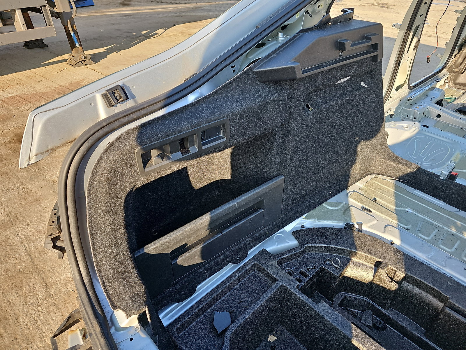 Tapiterie portbagaj stanga Skoda Superb III (3V3) [Fabr 2015-prezent] 3V5867427AH - imagine 1