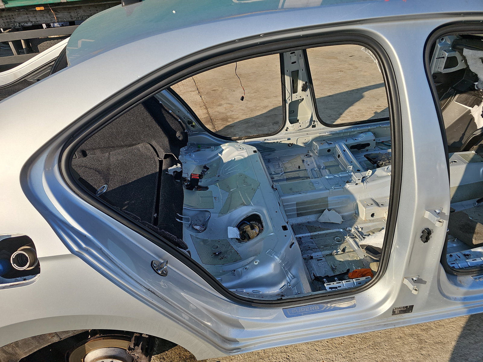 Cheder usa dreapta spate Skoda Superb III (3V3) [Fabr 2015-prezent] OEM - imagine 1