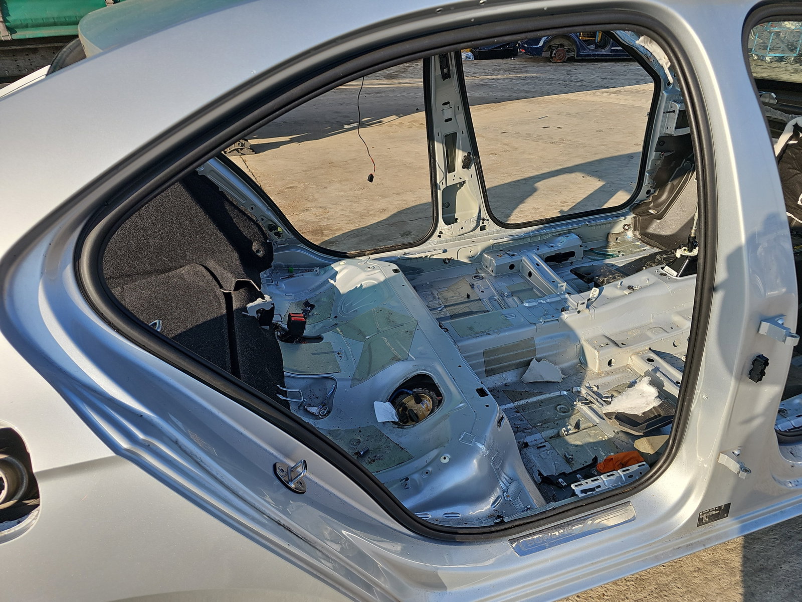 Cheder usa dreapta spate Skoda Superb III (3V3) [Fabr 2015-prezent] OEM - imagine 2