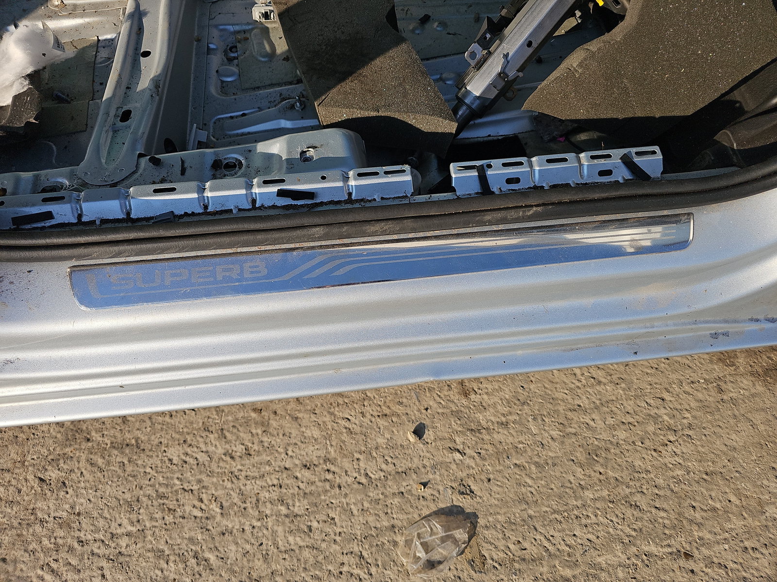 Ornament prag dreapta fata Skoda Superb III (3V3) [Fabr 2015-prezent] OEM - imagine 3