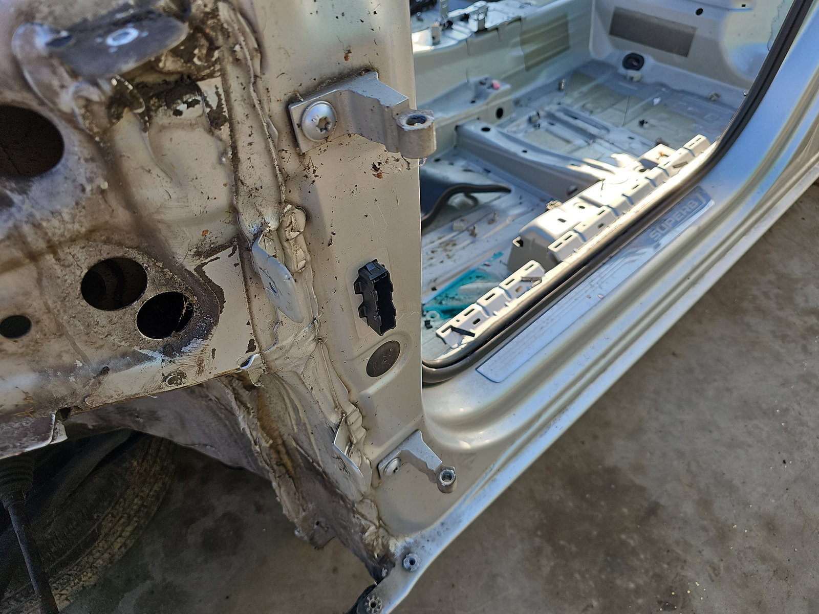 Set balamale usa stanga fata Skoda Superb III (3V3) [Fabr 2015-prezent] OEM - imagine 2