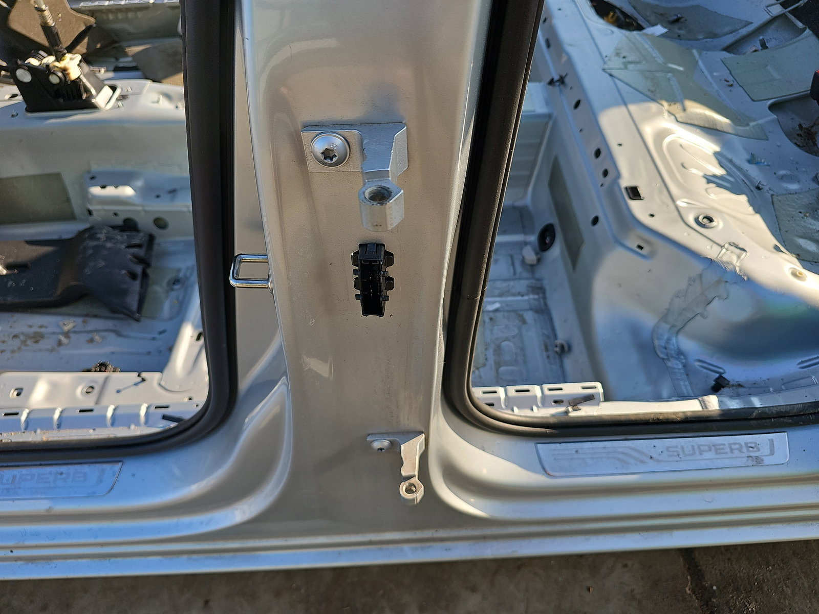 Set balamale usa stanga spate Skoda Superb III (3V3) [Fabr 2015-prezent] OEM - imagine 3