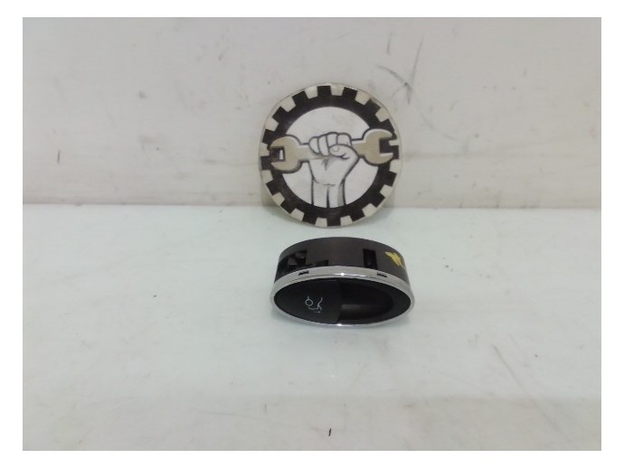 Buton deschidere portbagaj Mercedes CLS 3.0 Diesel OEM 2004-2011