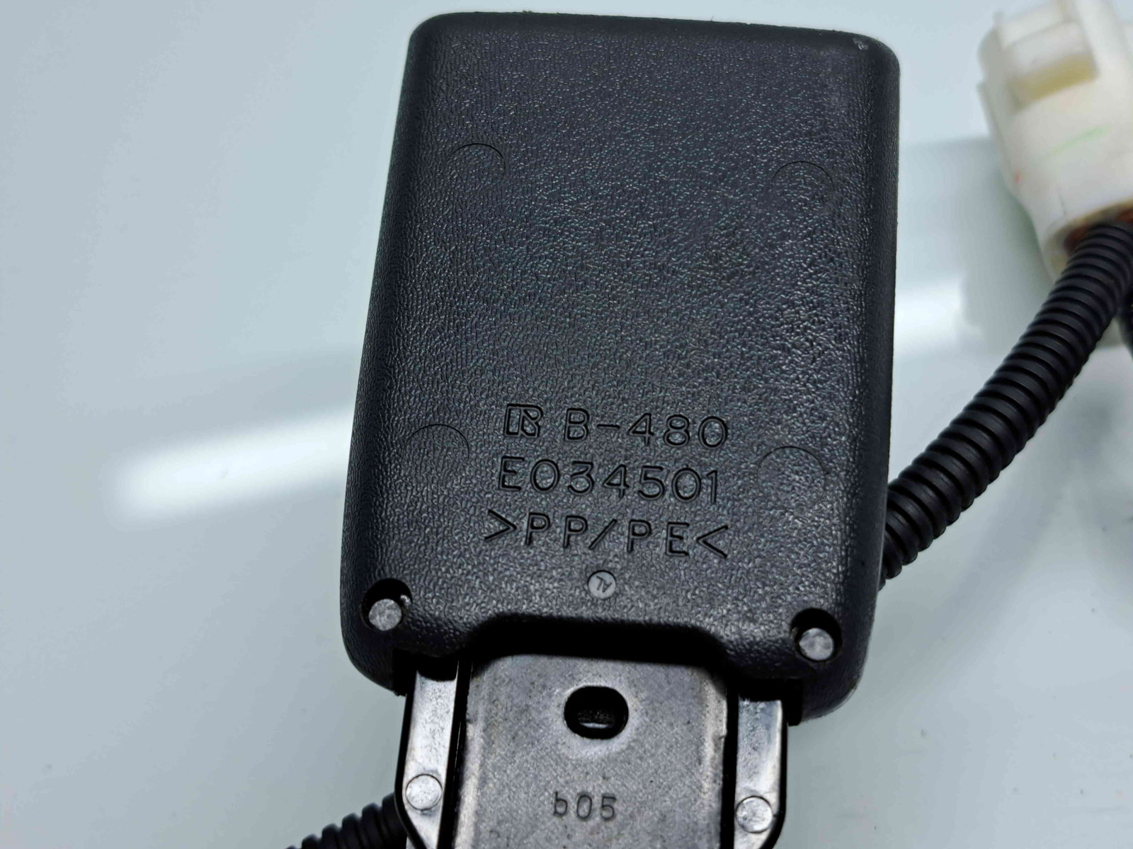 Capsa centura dreapta fata Toyota Rav 4 III (ACA3, ACE, ALA3, GSA3, ZSA3) [Fabr 2005-2013] Facelift E034501 - imagine 4