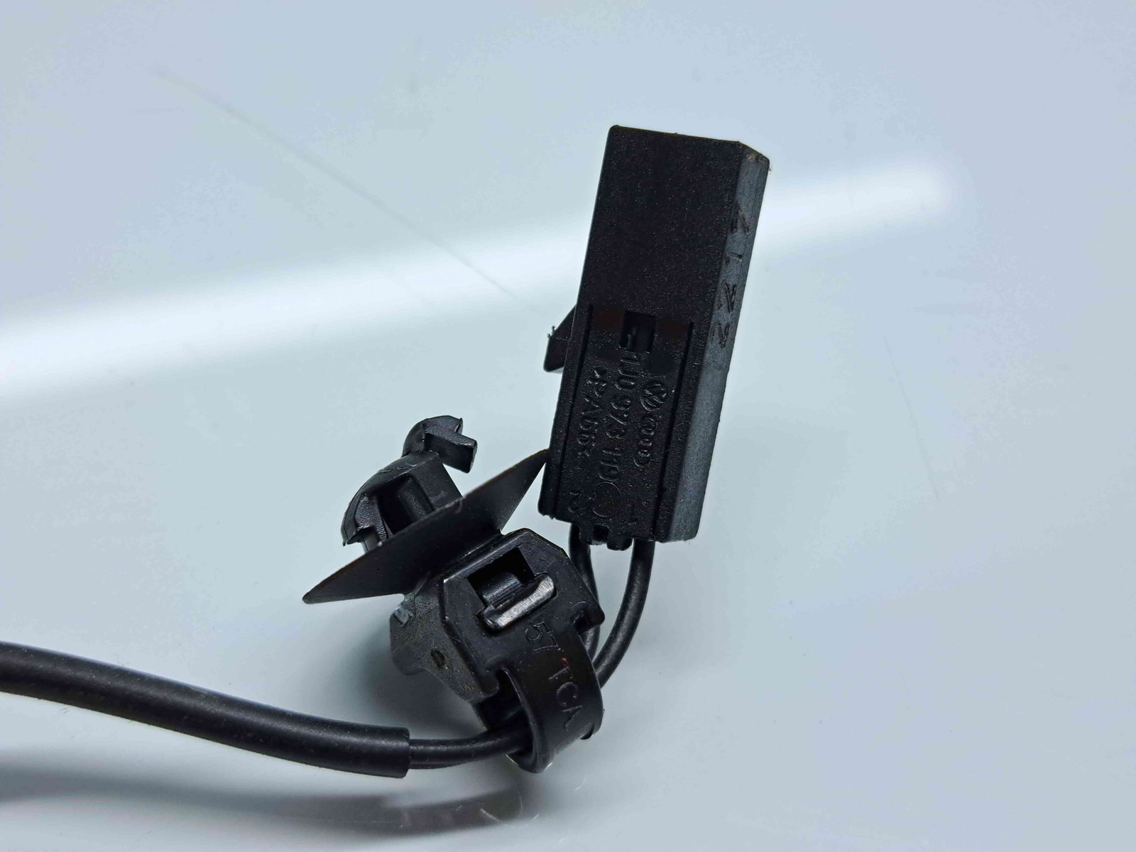 Capsa centura dreapta fata Skoda Superb III (3V3) [Fabr 2015-prezent] 3V0857755A - imagine 4