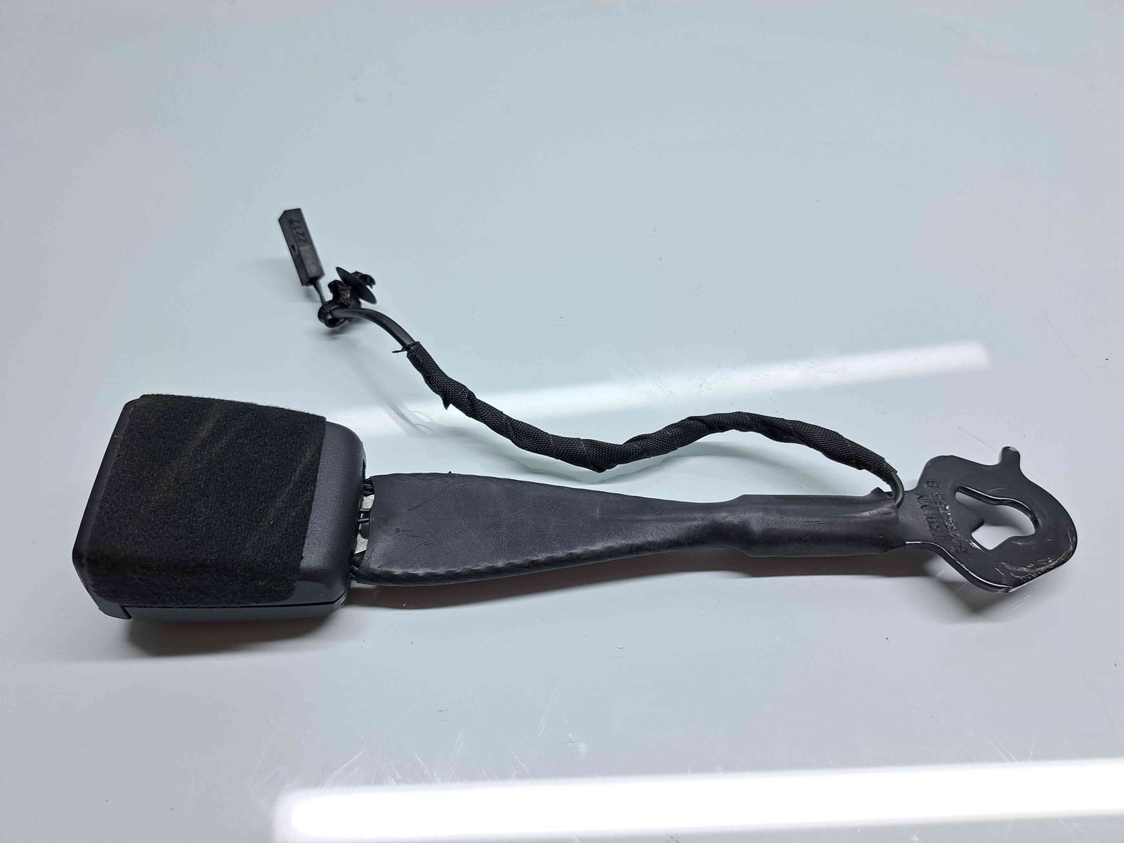 Capsa centura stanga fata Skoda Superb III (3V3) [Fabr 2015-prezent] 3V0857755A - imagine 2