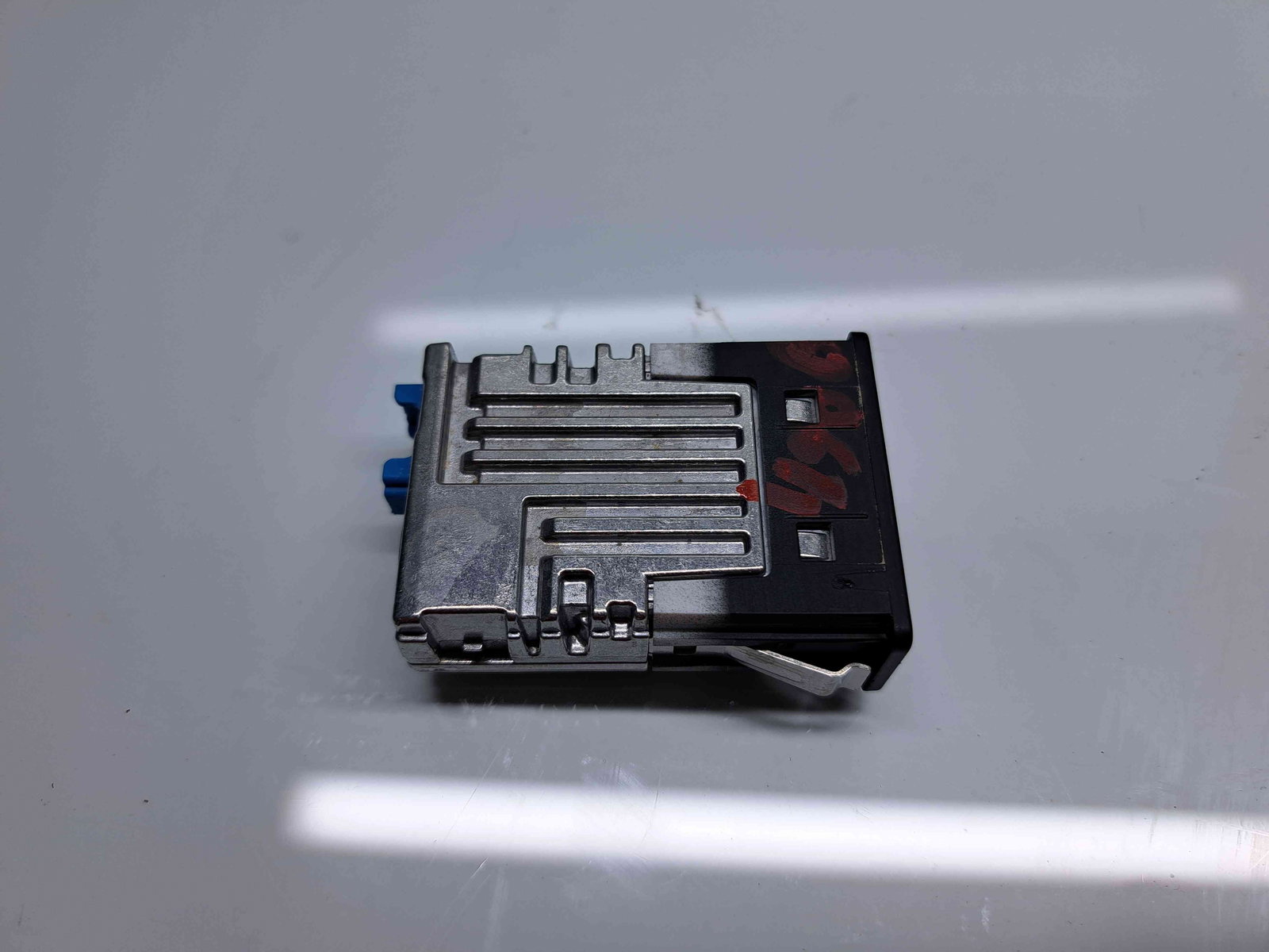 Conector auxiliar USB Bmw 3 Saloon (G20) [Fabr 2018-2025] 8711938-01 - imagine 4