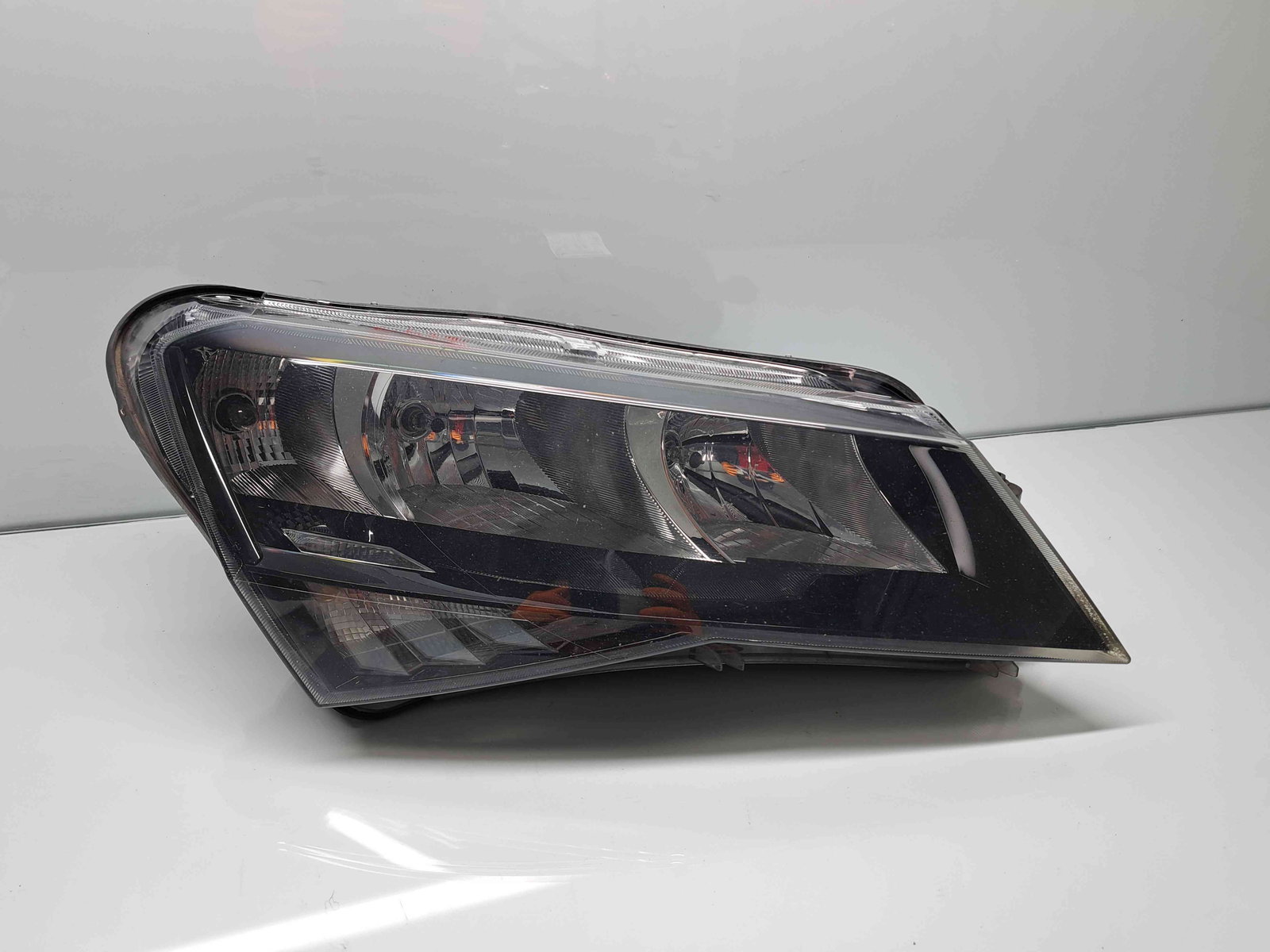 Far dreapta Skoda Superb III (3V3) [Fabr 2015-prezent] 3V2941016 - imagine 1