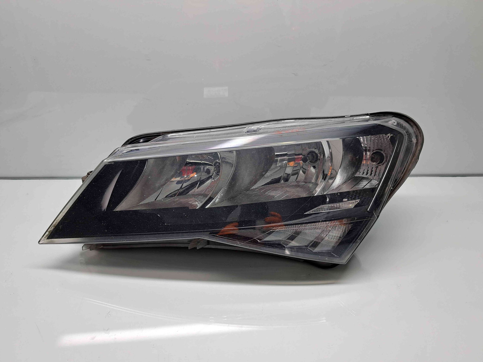 Far stanga Skoda Superb III (3V3) [Fabr 2015-prezent] 3V2941015 - imagine 1