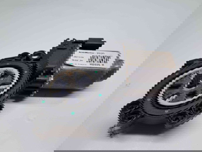 Motoras geam stanga fata Nissan Qashqai [Fabr 2007-2014] 102035H