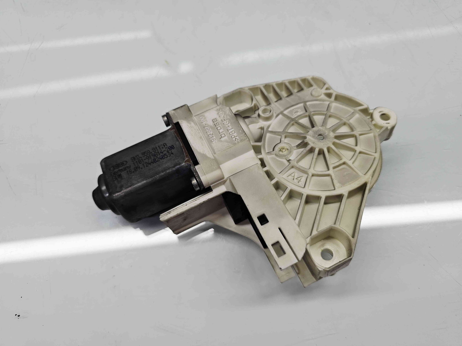 Motoras geam stanga spate Audi A4 (8K5, B8) Avant [Fabr 2008-2015] 8K0959811A - imagine 6