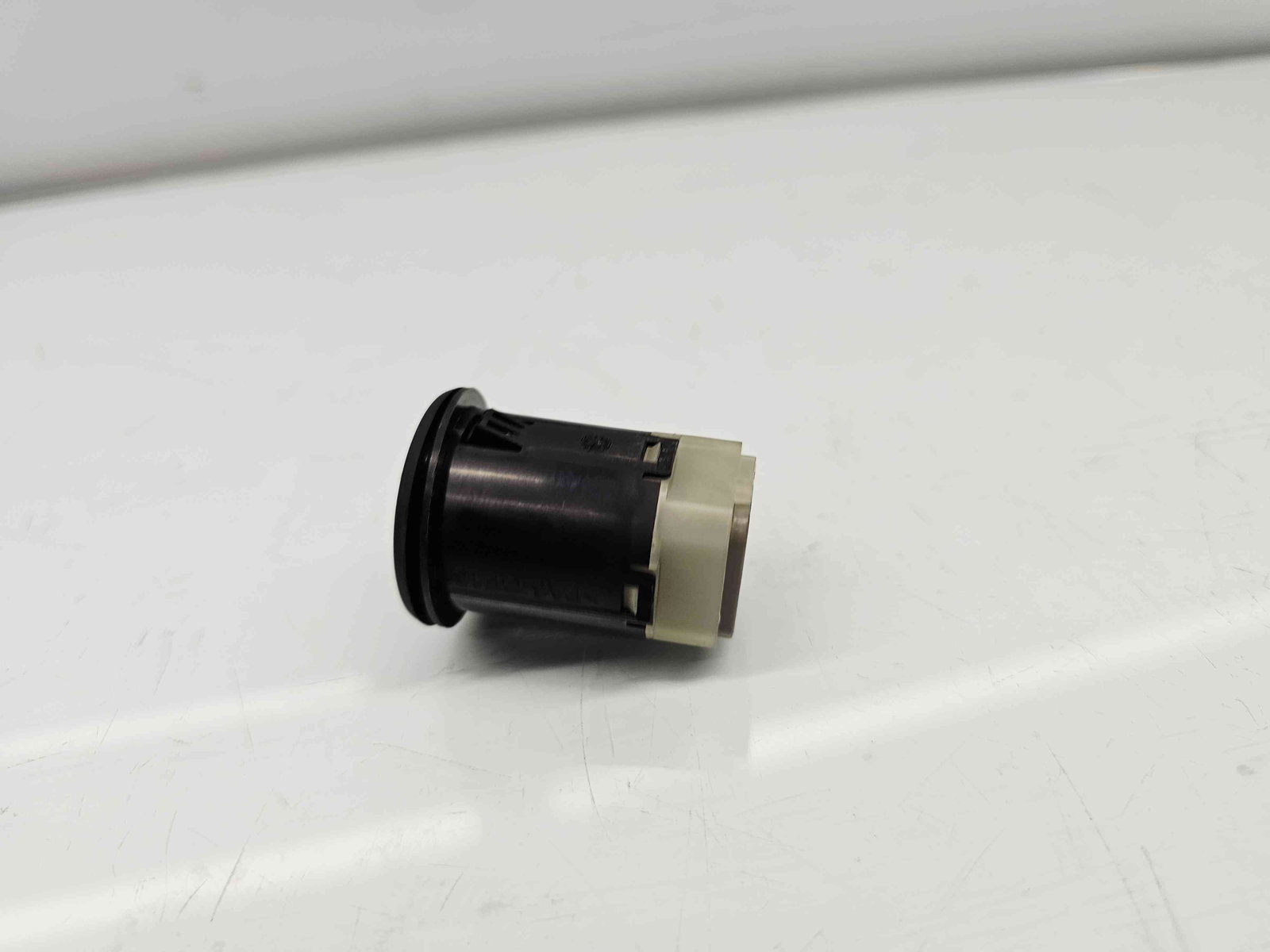 Conector auxiliar USB Nissan Qashqai [Fabr 2007-2014] OEM - imagine 2