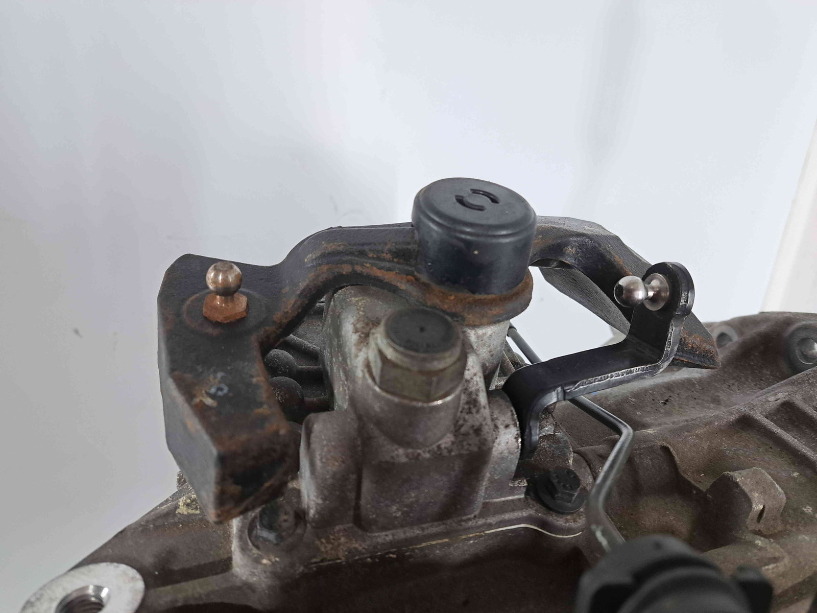 Cutie viteze manuala 6 trepte Volvo V40 II Rdesign [Fabr 2013-2019] 2.0 Benz B4204TGU1R7002FEA 90KW / 122CP - imagine 8