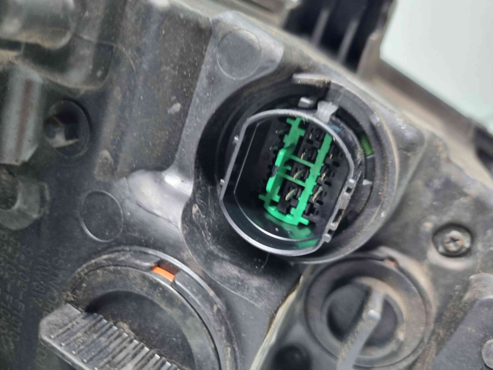 Far dreapta Kia Sportage IV [Fabr 2016-2025] 92102-F1040 - imagine 6