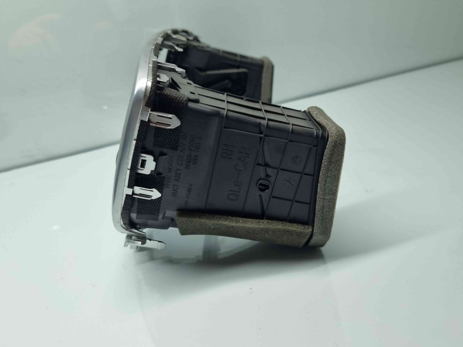 Grila aerisire centrala Kia Sportage IV [Fabr 2016-2025] 97410-F1000 / 97420-F1000 - imagine 4